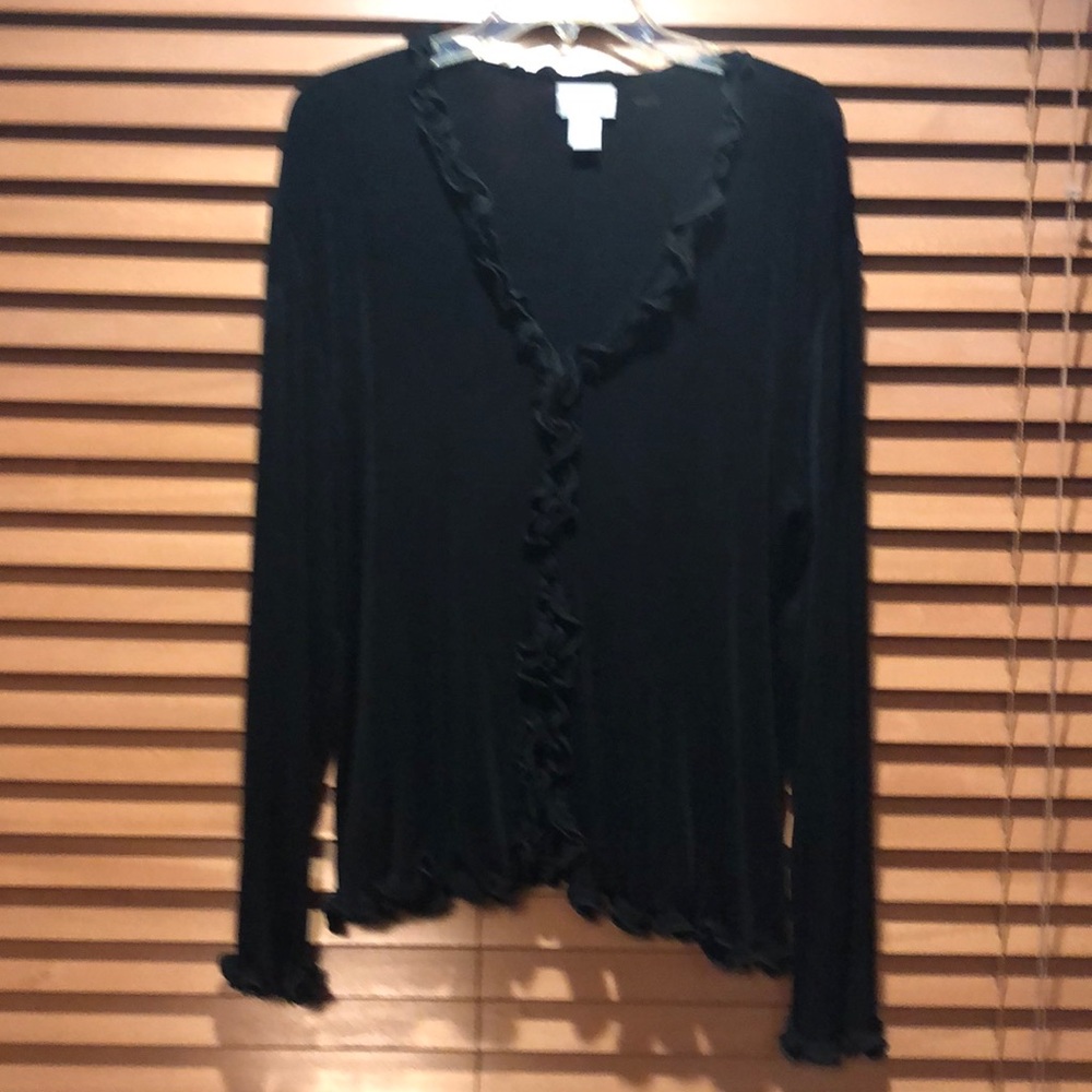 Chicos Sz 3 ruffled travelers jacket in black